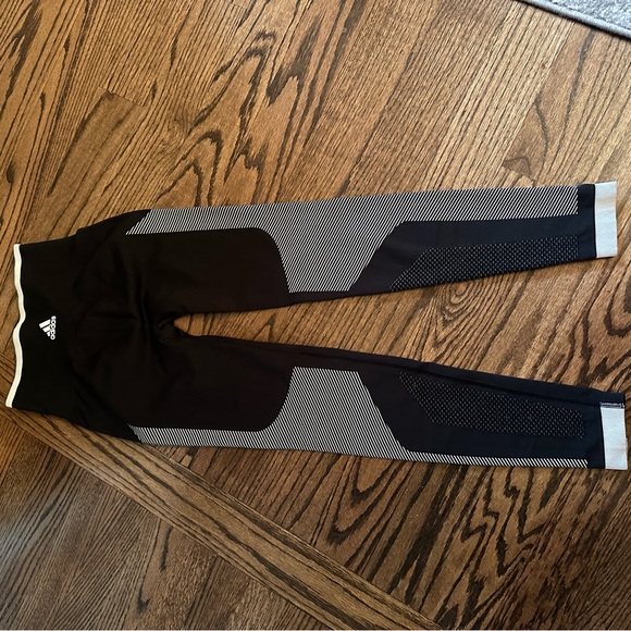 Adidas legging. - Picture 4 of 4